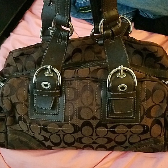 Medium Coach purse - Picture 1 of 3
